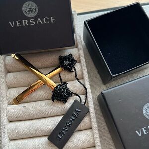 Versace Hair Clip 2/2